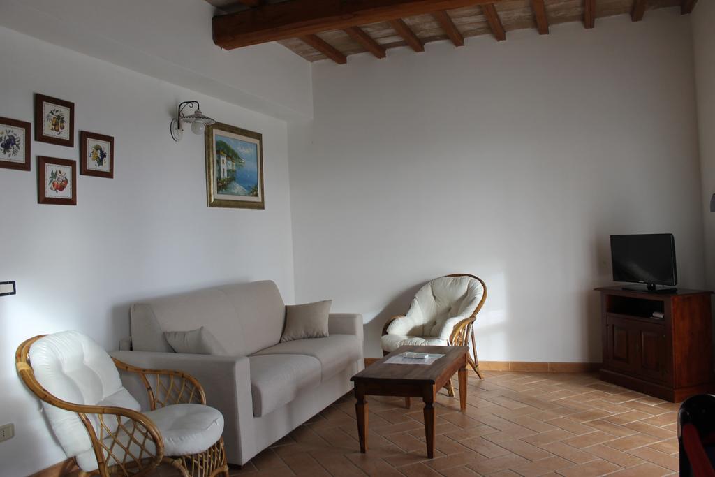 Agriturismo Colle D' Oro Pescia Romana Habitación foto