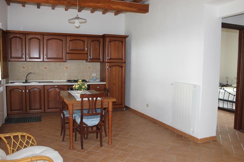 Agriturismo Colle D' Oro Pescia Romana Habitación foto