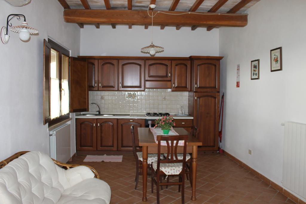 Agriturismo Colle D' Oro Pescia Romana Habitación foto