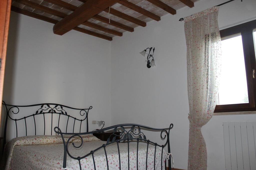 Agriturismo Colle D' Oro Pescia Romana Habitación foto