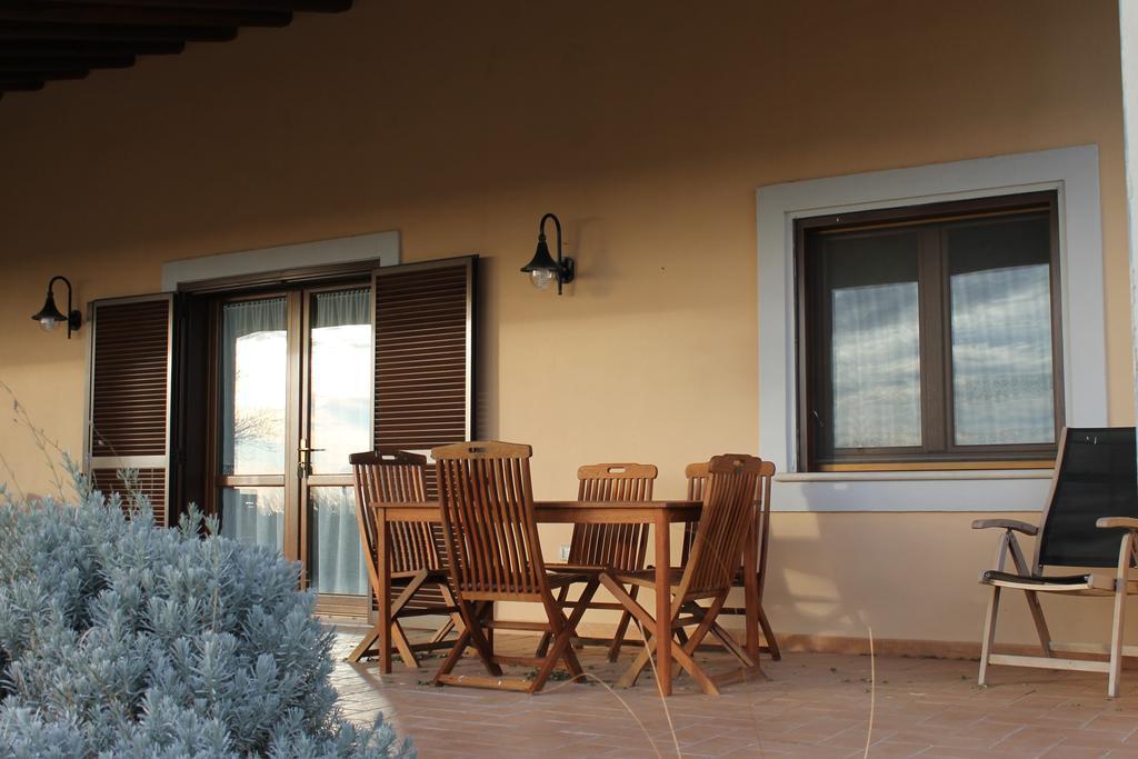 Agriturismo Colle D' Oro Pescia Romana Habitación foto