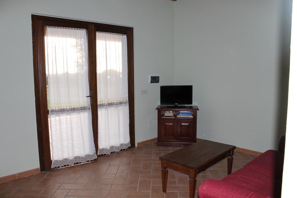 Agriturismo Colle D' Oro Pescia Romana Habitación foto
