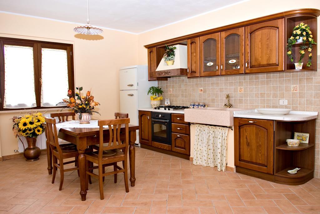 Agriturismo Colle D' Oro Pescia Romana Habitación foto